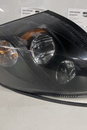 Front Left Headlight Headlamp Volvo VNL / VNX 2015-2017 OEM 27621CB4 22141241. Scuffs On Glass