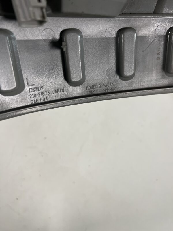 Front Left Corner Parking Light Lamp ISUZU NPR 2012-2020 OEM 210-21873 - Image 3
