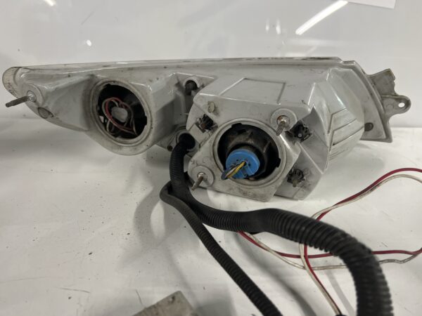Front Left Headlight Headlamp INTERNATIONAL OEM. w/o Caps - Image 3