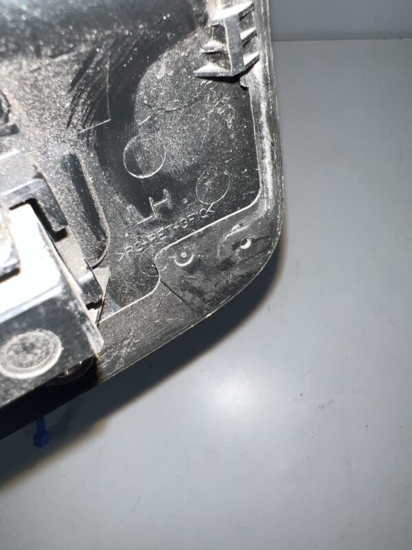 Front Left Door Outside Handle w/ Lock Cylinder ISUZU NPR OEM. Scratches - Image 3