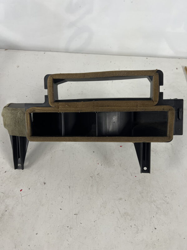HVAC Heater Vent Duct Mitsubishi FUSO OEM - Image 2