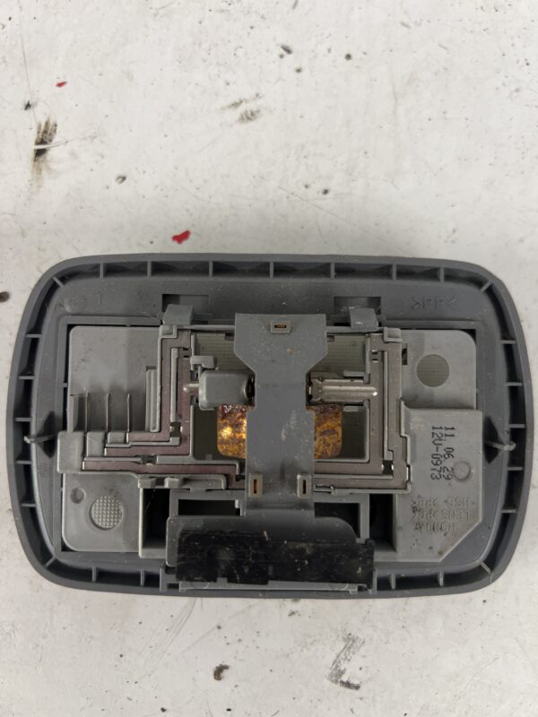 Roof Overhead Dome Light ISUZU NPR-HD Diesel 2011-2023 OEM 8980321233 - Image 3