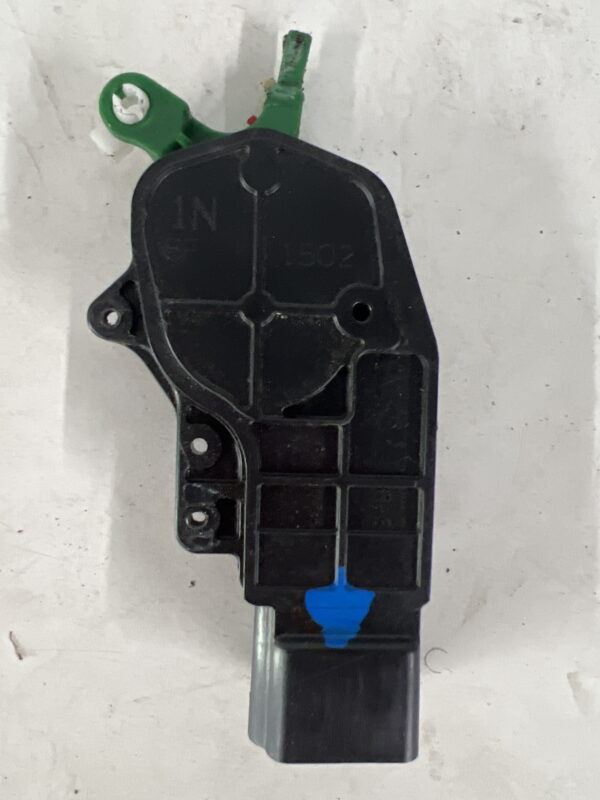 Front Right Door Lock Actuator Motor ISUZU NPR-HD Diesel 2011-2023 OEM - Image 3