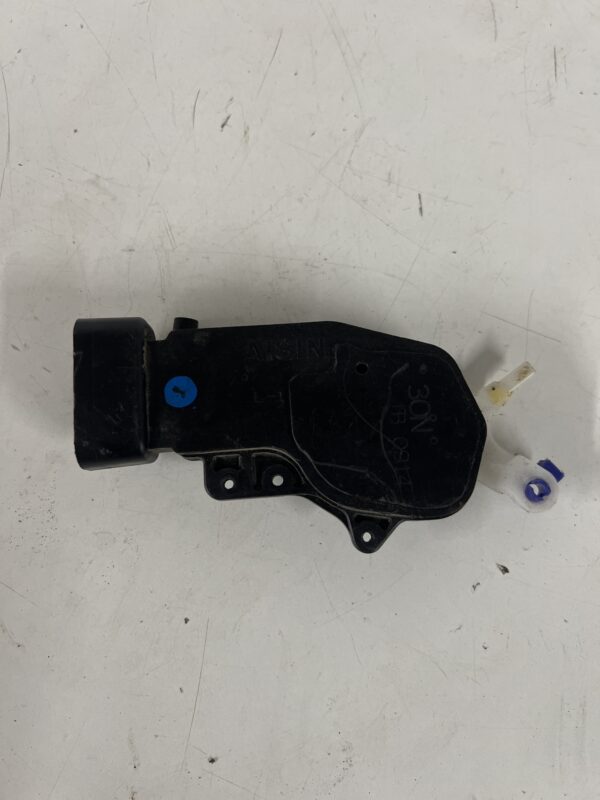 Front Left Door Lock Actuator Motor ISUZU NPR-HD Diesel 2011-2023 OEM - Image 2