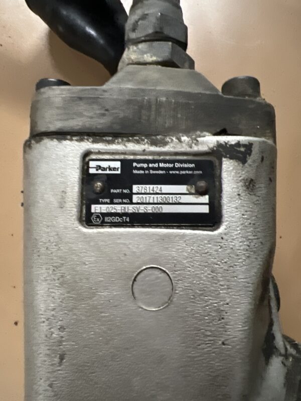Parker Hydraulic Pump Motor F1-025-RU-SV-S-000 OEM 3781424 - Image 2